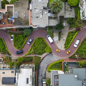 Pyšní se celou škálou zařízení, od DJI Phantom za 500 dolarů po Inspire 1 Pro za 5 000 dolarů.