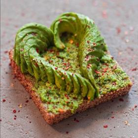 Avokádový toast z produkce Avocaderie vypadá skvostně.