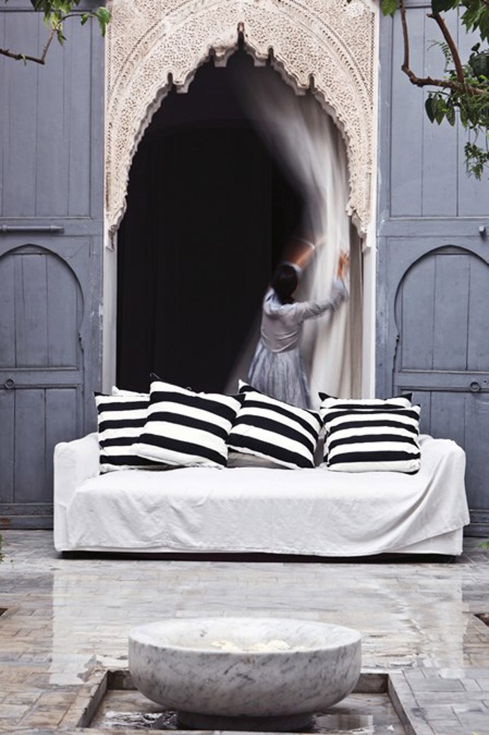 10. Nádvoří hotelu Riad Dar Kawa v marockém Marrákéši.