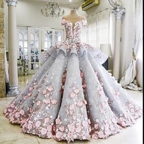 Módní návrhář Mak Tumang stvořil opravdový skvost.