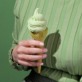 1. Kdyby točená pistáciová skončila na svršku, splynula by jako chameleon.