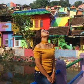 Tato vesnice vypadá, jako by se namočila do duhy