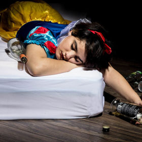 2. Sněhurka / alkoholismus.