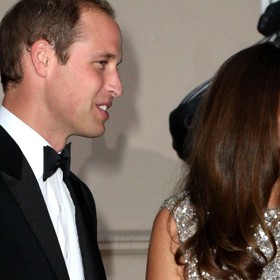 3. Shazujeme partnera na veřejnosti. Glosování partnerova snažení v kuchyni nebo partnerčina vypravování do společnosti může být legrace, pokud mají oba smysl pro nadsázku. Promluvte si ale o mantinelech. Dobře mířený a pochopený vtip může zpestřit společenskou událost. V opačném případě jen zraní vaši nejmilovanější duši. A zbytečně podnítí nenávist.