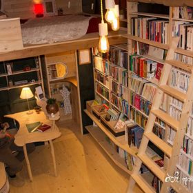 V tomto domku na kolečkách se snoubí to nejlepší z knihovny i zázemí domova.