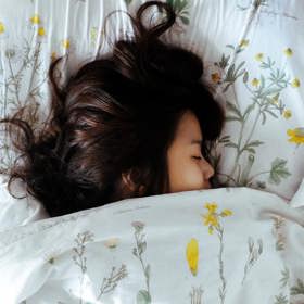 3. V žádném případě nenastydněte! Italské ženy i muži nedají dopustit na následující trio: fén, šátek/šála a teplé boty. Nachlazení a konkrétně bolesti v krku se bojí jako čert kříže. Nazývají ji „soffro di cervicale“, což je doslova „utrpení krku“.