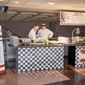 V O2 areně zahrál Hans Zimmer a proběhl souboj kuchařů