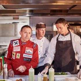 V O2 areně zahrál Hans Zimmer a proběhl souboj kuchařů