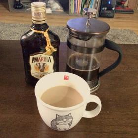 4. Amarula + káva.