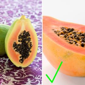 5. Papája. Tu lahodnou mnohdy poznáte už na pohled – je žlutá. Věnujte ovšem pozornost slupce. Pokud má po celé ploše stejnou barvu, máte v ruce dobrý kus. Ale to ještě neznamená, že zralá. Papája určená k brzké konzumaci totiž nesmí být tvrdá na dotek.