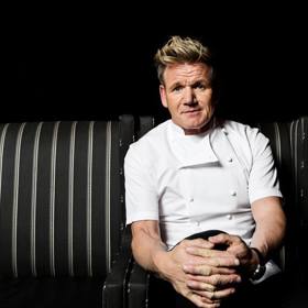 Gordon Ramsay spolupracoval s aerolinkami a varuje před uskladněním jídel i dlouhou cestou, kterou pokrmy urazí, než se dostanou na palubu.