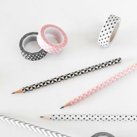 5. Tužky. S těmito roztančenými tužkami se vašim dětem jistě bude rýsovat s menší nechutí.