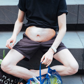 ... doprovodíte ho síťovkou....