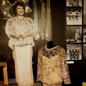 Legendární šaty Jiřiny Bohdalové v pořadu Televarieté.