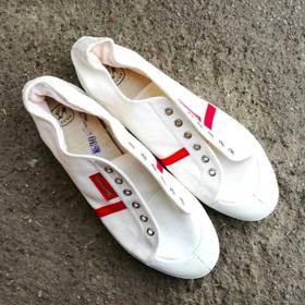 Tenisky byly velmi oblíbené.