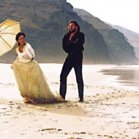 V době natáčení filmu byli herci už osm let manželé.