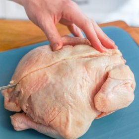 Prsní kost nařízněte