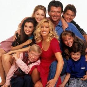 Sitcom o soužití dvou rodin se vysílá dodnes