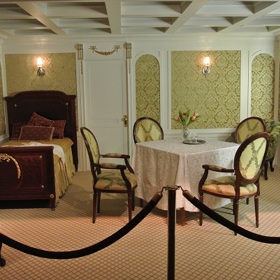 Interiér lodi Titanic.