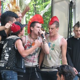 Navštívit punkový koncert bylo povinností.