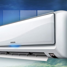 Přechod z klimatizovaných prostor do venkovních je nepříjemný i pro naši pokožku a oči