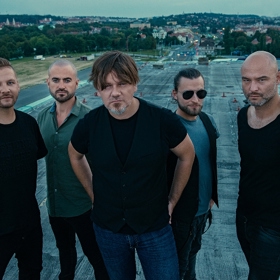 Ještě než se zpěvák Michal Hrůza s Kapelou Hrůzy zavře do nahrávacího studia, vyrazí za svými fanoušky na 14 koncertů. 