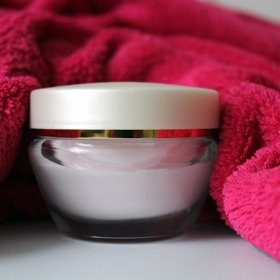 V detoxikačním období se zaměřte také na vitamin C jak v potravě, tak i v kosmetice v podobě sér, krémů či masek.