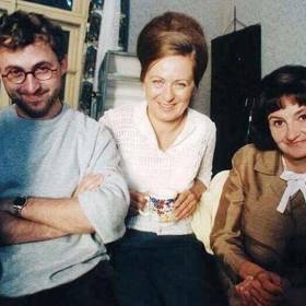 Jan Hřebejk, Eva Holubová a Simona Stašová při  natáčení Pelíšků