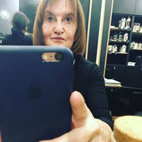 Eva se sleduje trendy a nebojí se experimentovat třeba s vlasy