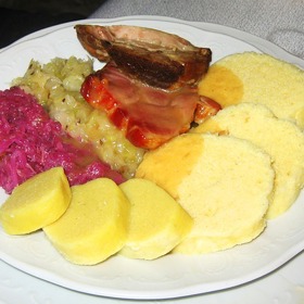 Češi milují jak bramborové, tak houskové knedlíky