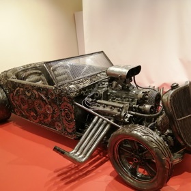 Při výrobě jsou použity pouze hořáky, svářečky, kladiva a řezače.