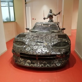 Modely luxusních aut váží i více než 1000 kilogramů.