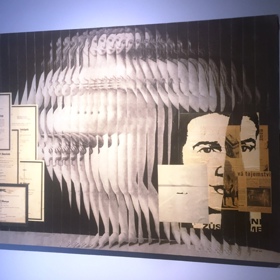 Mimořádná koláž Jiřího Koláře Pocta Palachovi je použita i na plakátech výstavy.