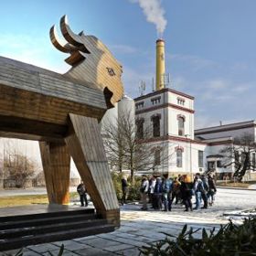 Ladovské vepřové hody se konají v Pivovaru Velké Popovice nedaleko Prahy.