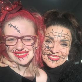 Mahulena se sedmnáctiletou dcerou Márinkou