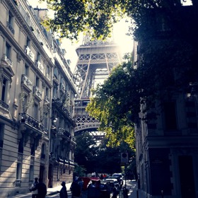 Pařížané tuto stavbu nejprve nenáviděli a označovali ji za trn v oku.