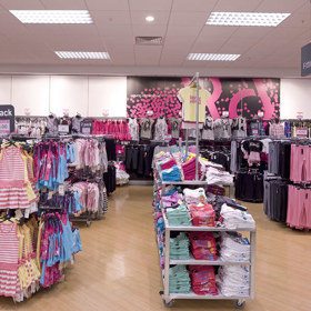 Primark milují hlavně maminky, dětské oblečení je zde za hubičku