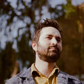 Tom Rosenthal je nejlepším neznámým britským písničkářem.