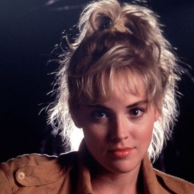 Sharone Stone se chvíli živila jako modelka, ale víc ji přitahoval svět filmu