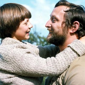 S Ladislavem Frejem starším ve filmu Za trnkovým keřem.