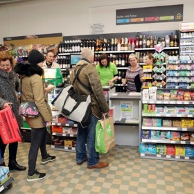 Žabku můžete nyní potkat už i na nádraží!