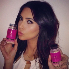 Kim ráda detoxu pomůže i pilulkami