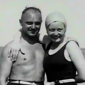 Za nevinnými tvářemi se však ukrývalo zlo...