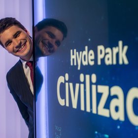 Stach uvádí mimo jiné i pořad HydePark Civilizace