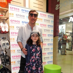 Herec Tomáš Matonoha se svou dcerou.