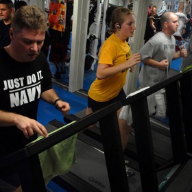 Obecně lze říci, že muži se potí o 40 % více než ženy