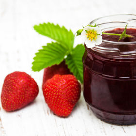 Jahodový džem s červenou řepou.