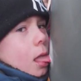 Neolizujte zábradlí!