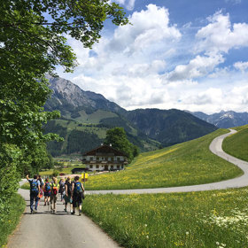 Není divu, že právě tohle místo si oblíbilo tolik lidí z celého světa, toužících strávit aspoň pár dní v panensky čisté přírodě, kde se dá tak dobře spojit odpočinek s aktivním pohybem. 