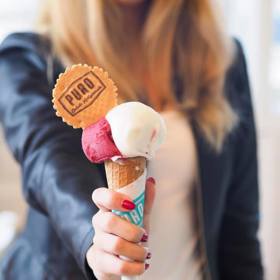 Puro gelato - lahodně lehké gelato je vyráběno denně na místě z čerstvých ingrediencí a bio mléka (veganské sorbety jsou také v nabídce), zcela bez konzervantů a jiných umělých přísad